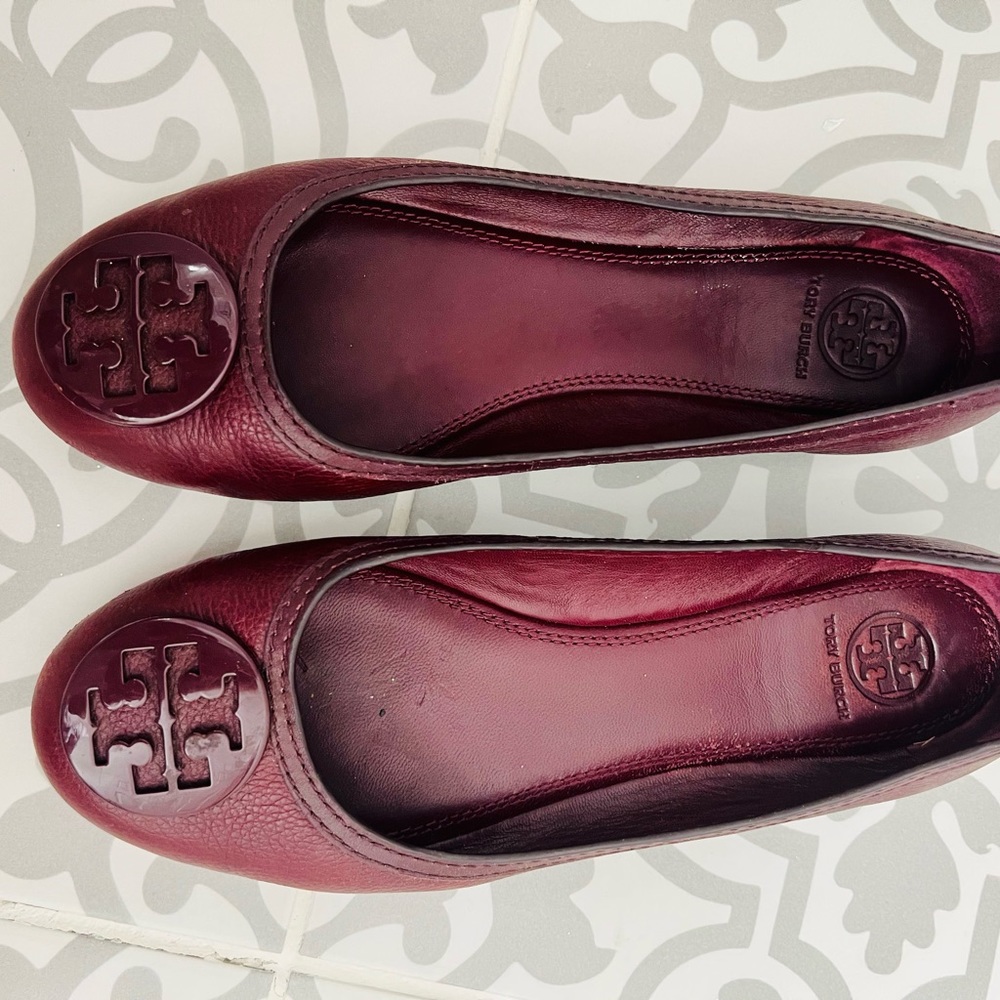 Flat Tory Burch shoes, burgundy, size 9. Great shape